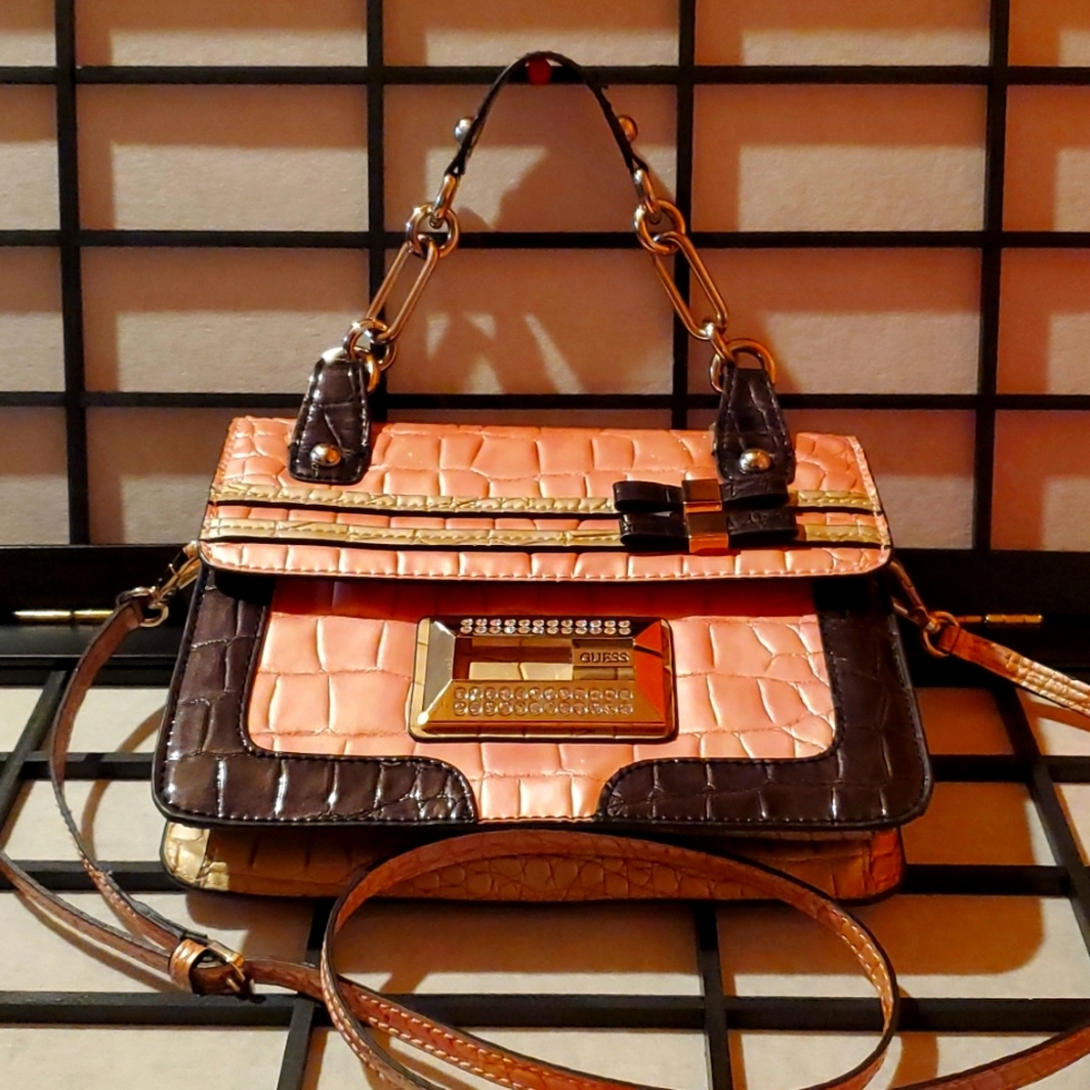 Guess Bag - image 1